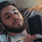 Publikujesz treści w sieci po nocach? Zobacz, co na ten temat odkryli naukowcy