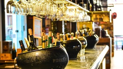 Puby zamknięte do Bożego Narodzenia? Koronawirus zmienia przyzwyczajenia Brytyjczyków 