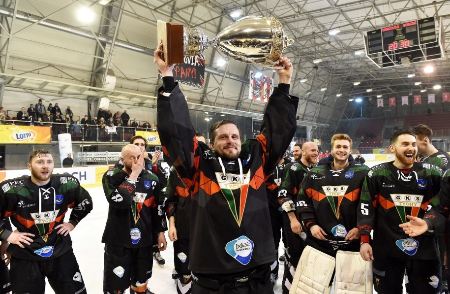 Puchar Polski dla hokeistów GKS Tychy /Jacek Bednarczyk /PAP