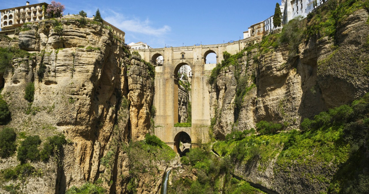 Puente Nuevo - wizytówka Rondy /Thomas Dressler / ardea.com/Ardea Picture Library/East News /East News