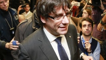 Puigdemont i 13 członków jego byłej administracji wezwani przed sąd