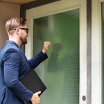 Pukają do drzwi Polaków. Kiedy możesz odmówić kontroli? 