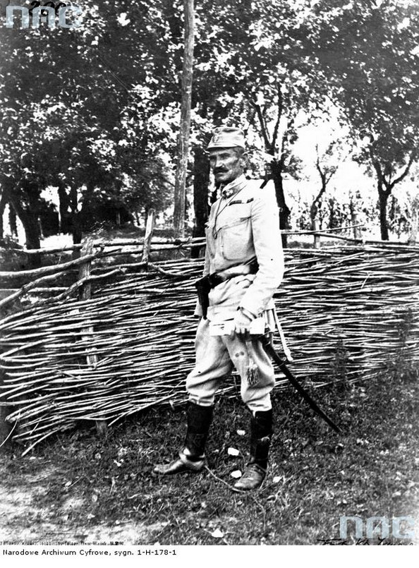 Pułkownik Zygmunt Zieliński - zdjęcie z okresu walk na frońcie pod Rarańczą (1915) /Z archiwum Narodowego Archiwum Cyfrowego