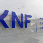 "Puls Biznesu": KNF uchyla drzwi do banku urzędnikom