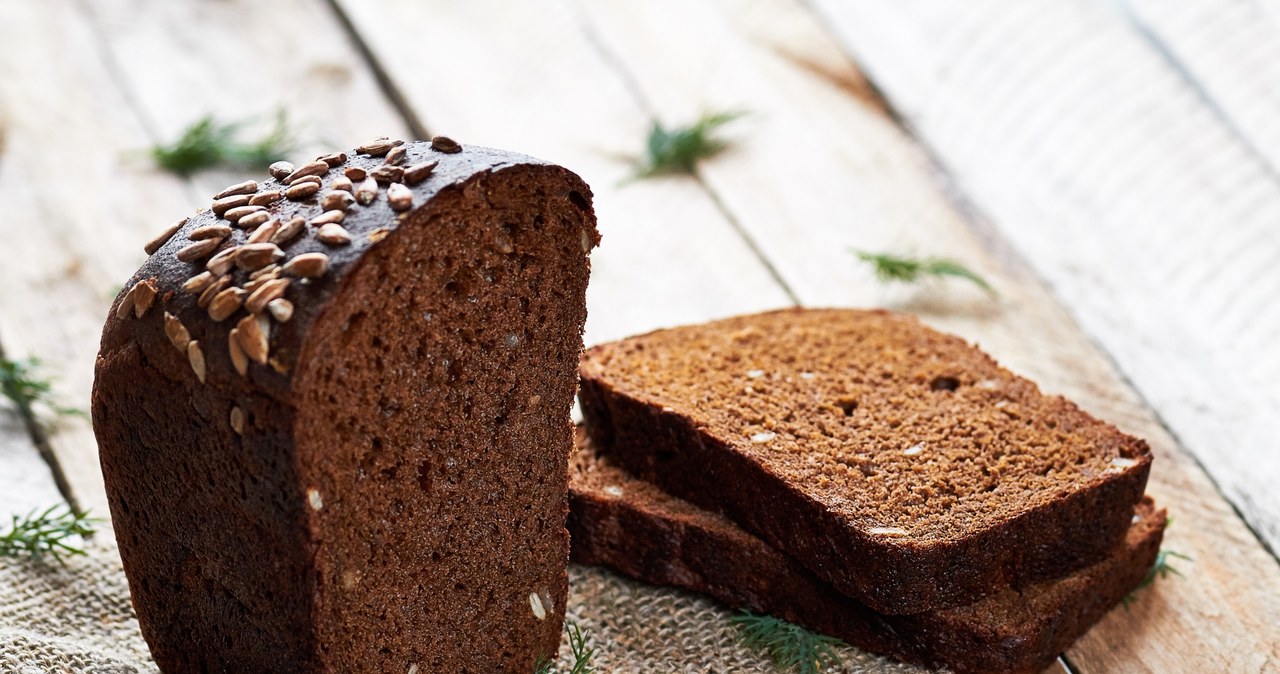 Pumpernikiel uważany jest za najzdrowszy chleb na świecie. /123RF/PICSEL /123RF/PICSEL