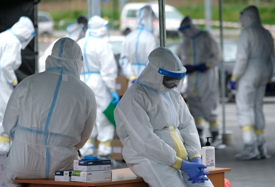 Punkt badań dla górników na obecność koronawirusa w Gliwicach / 	Andrzej Grygiel    /PAP