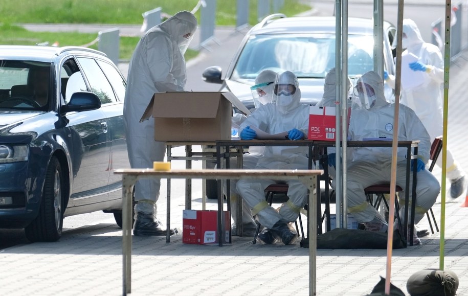 Punkt badań dla górników przy kopalni węgla kamiennego Bolesław Śmiały w Łaziskach Górnych / 	Andrzej Grygiel    /PAP