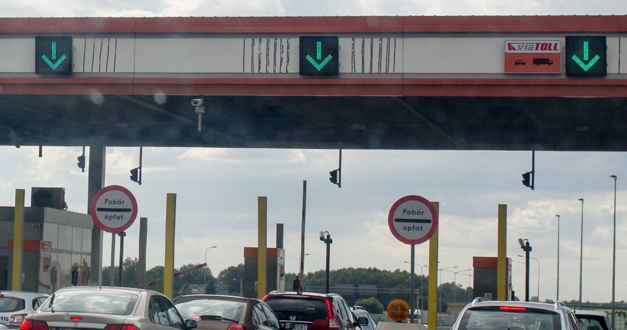 Punkt poboru opłat na autostradzie A2 /Andrzej Iwańczuk /Reporter