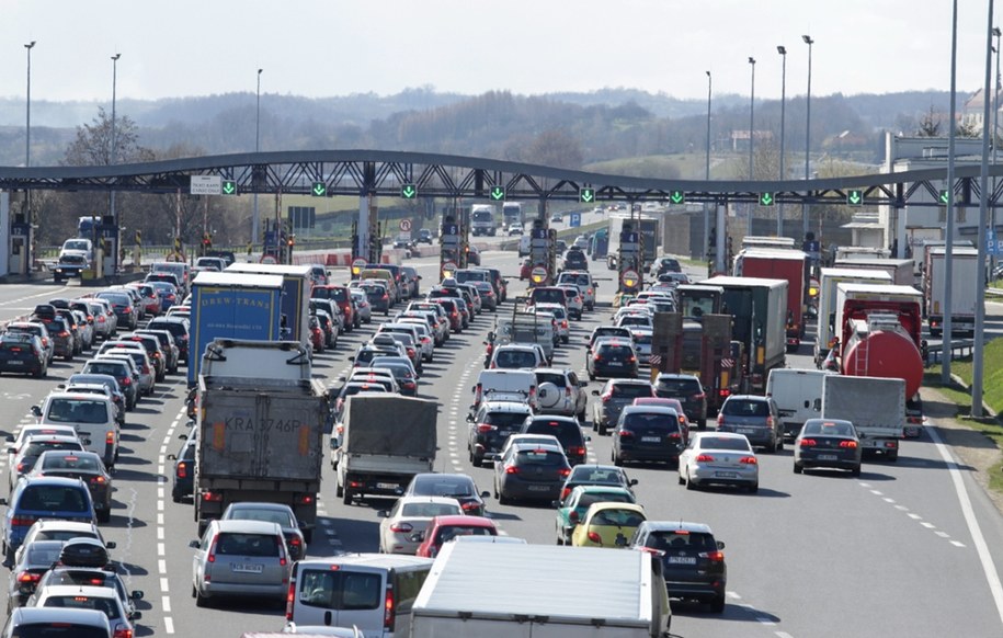 Punkt poboru opłat na autostradzie A4 w podkrakowskich Balicach / 	Stanisław Rozpędzik    /PAP