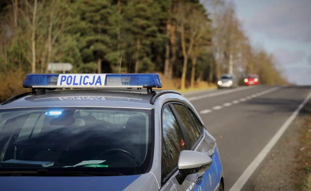 Punkt pomocy humanitarnej przeszukany przez policję. Przesłuchania trwały całą noc