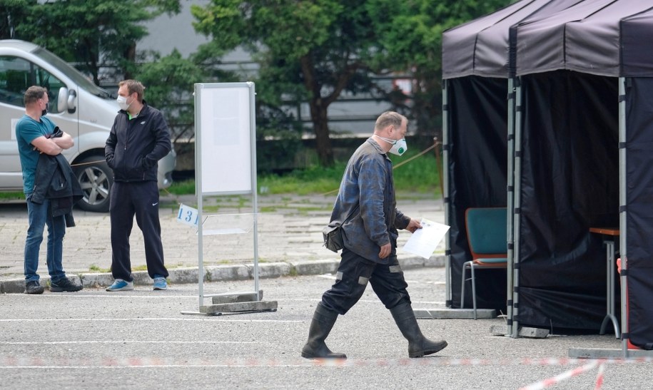 Punkt przesiewowych badań górników przy KWK Murcki Staszic w Katowicach / 	Andrzej Grygiel    /PAP