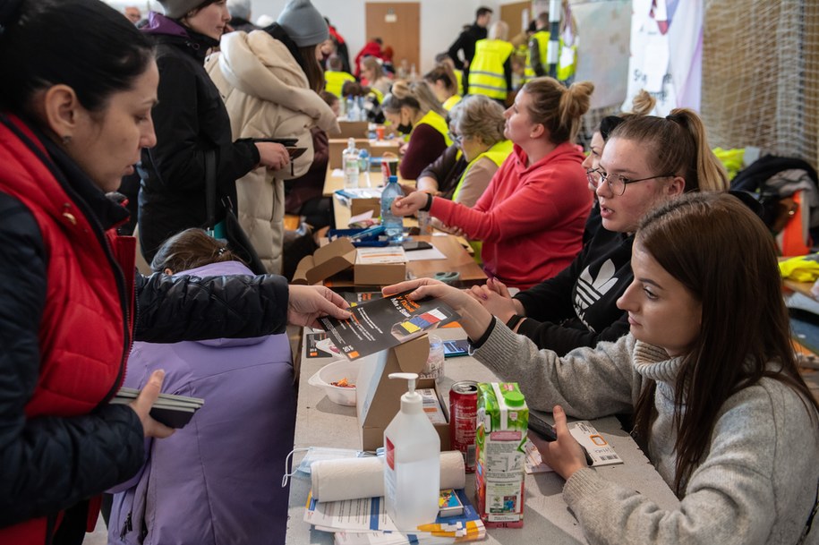 Punkt recepcyjny dla uchodźców z Ukrainy  w Lubyczy Królewskiej /Wojciech Jargiło /PAP