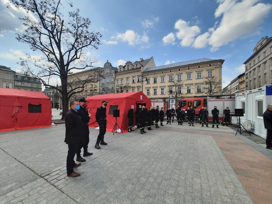 Punkt szczepień na krakowskim Rynku jest już niemal gotowy /Marek Wiosło /RMF FM