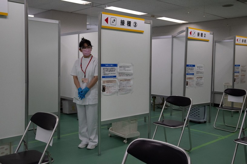 Punkt szczepień w Tokio /AFP