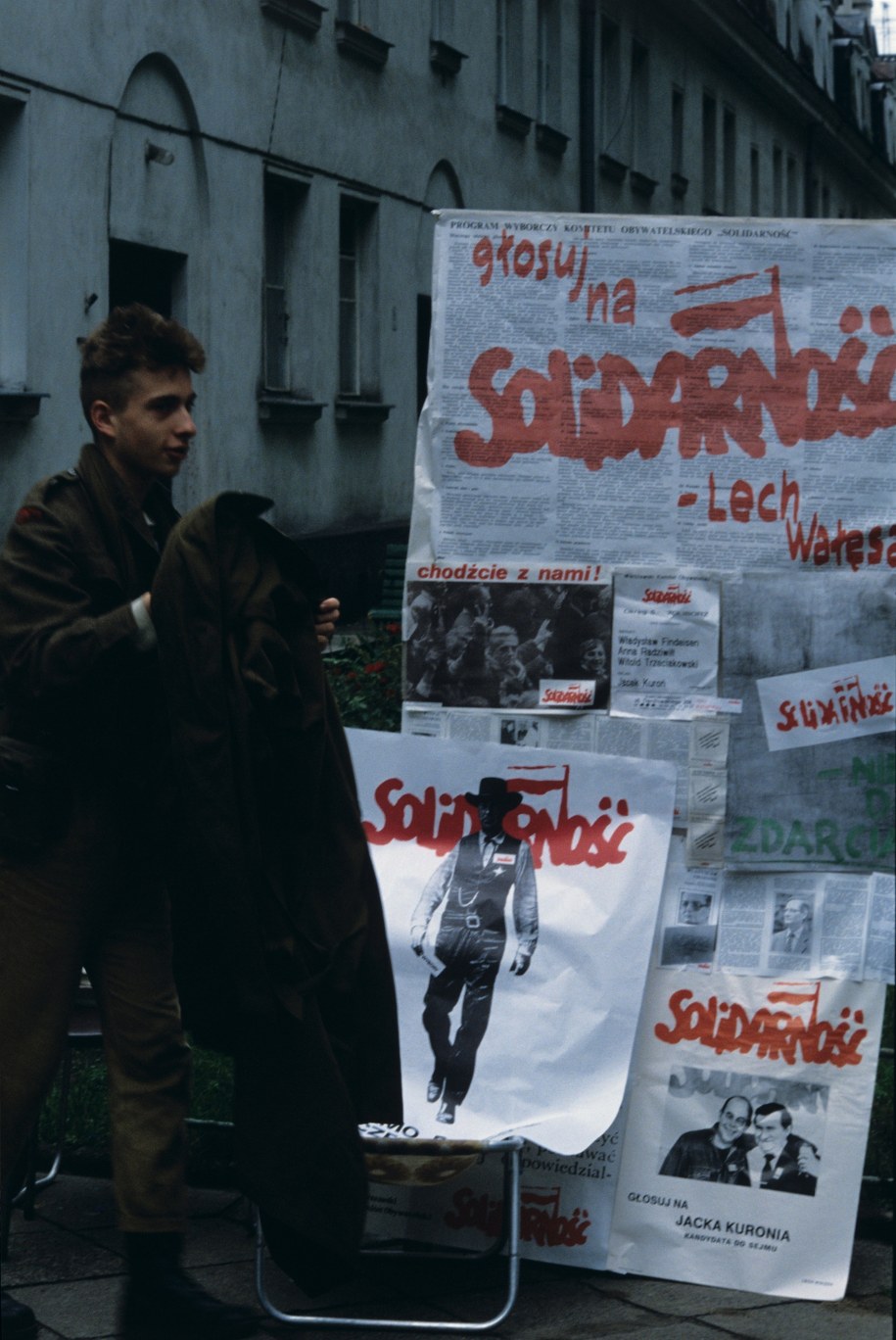 Punkt wyborczy przy ul. Stanisława Wyspiańskiego na Żoliborzu /Jan Morek /PAP