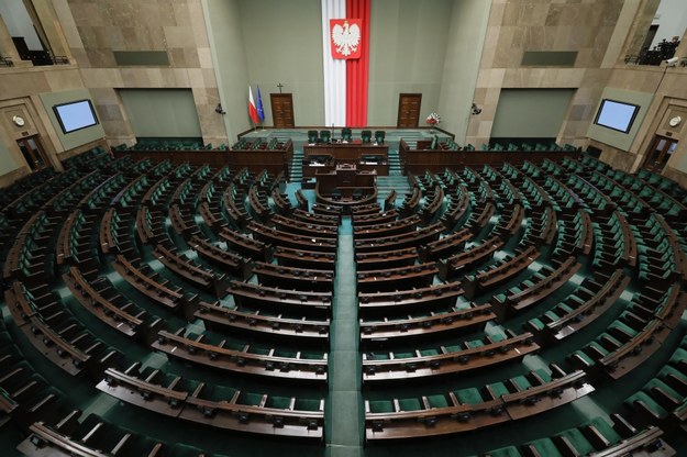 Pusta sala obrad Sejmu na zdjęciu ilustracyjnym /Paweł Supernak /PAP