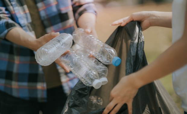 Puste butelki do apteki? Ministerstwo reaguje na burzę