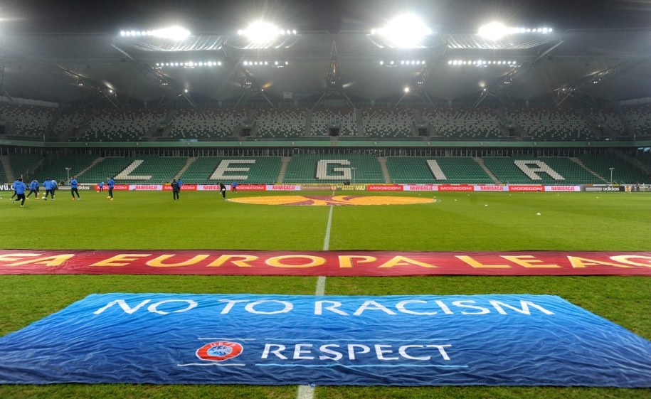 Puste trybuny stadionu Pepsi Arena - to konsekwencja decyzji Komisji Dyscyplinarnej UEFA, która ukarała stołeczny klub za zachowanie kibiców podczas wyjazdowego spotkania LE z KSC Lokeren /Bartłomiej Zborowski /PAP