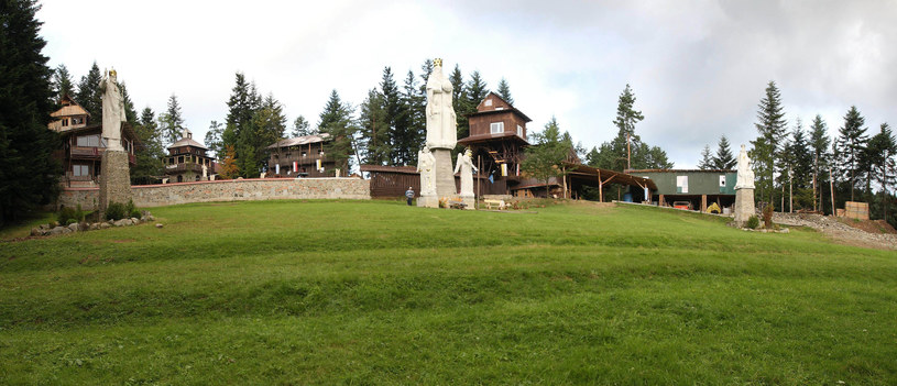 Pustelnia byłego księdza Piotra Natanka znajduje się w Grzechyni w gminie Maków Podhalański /Roman Koszowski    /Agencja FORUM