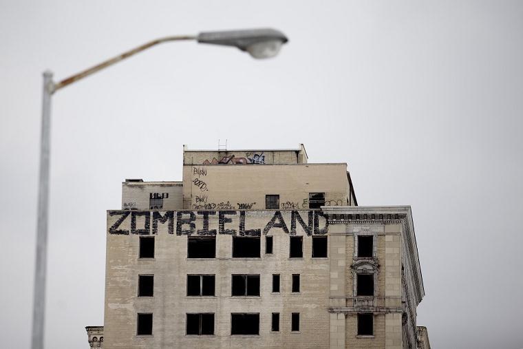 Pustostany stały się symbolem upadku Detroit... /AFP