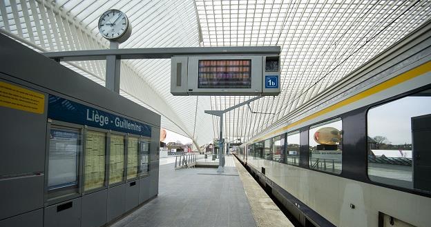Pusty dworzec w Liege, 1 grudnia 2014 roku /AFP