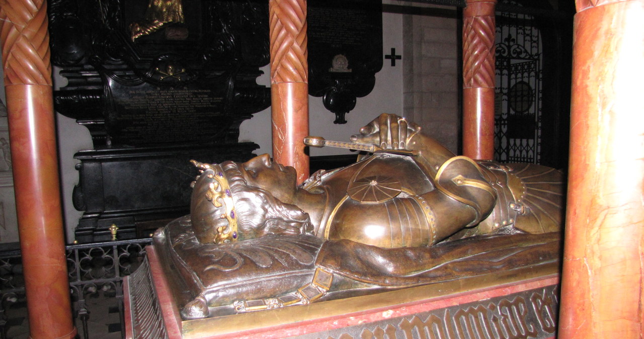 Pusty sarkofag króla Władysława III Warneńczyka na Wawelu