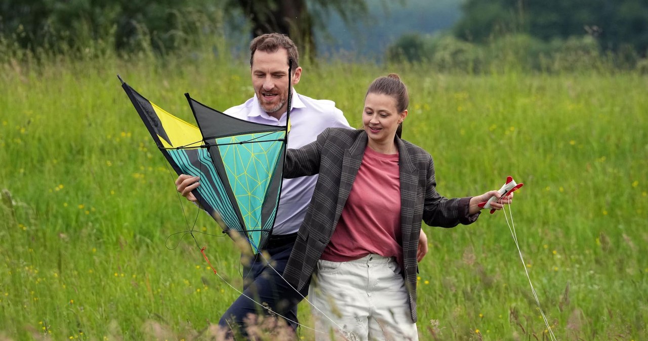 Puszczanie latawca okaże się cudowną rozrywką /Źródło: AIM