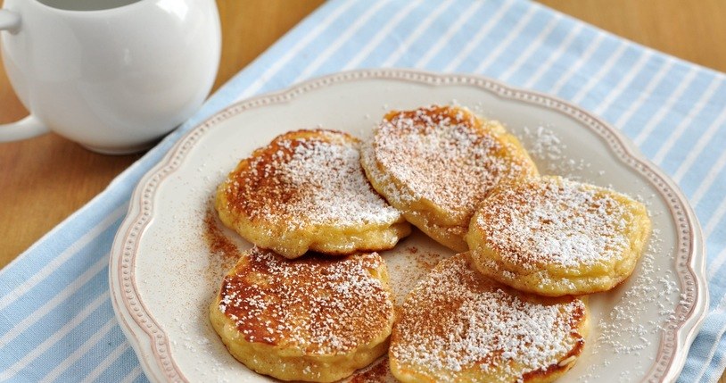 Puszystę i mięciutkie racuchy za każdym razem. Sekretem odpowiedni dobór mąki /123RF/PICSEL