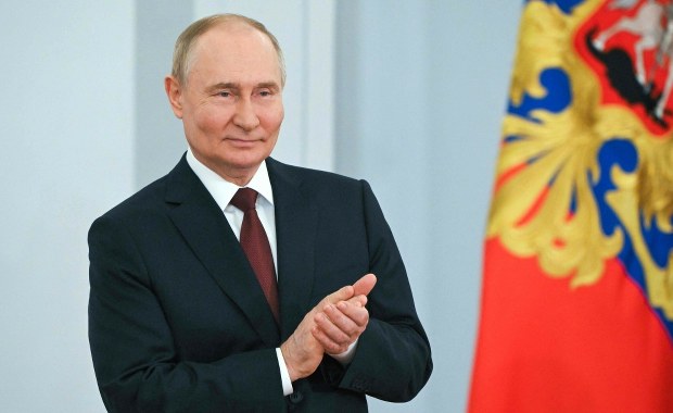 Putin czyści MON. Krewni i znajomi królika wchodzą do gry