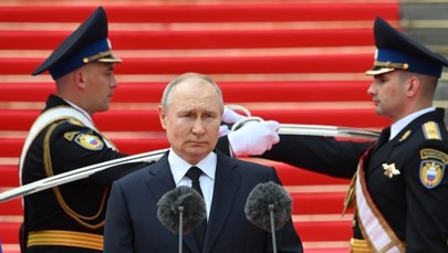 Putin do wojskowych: Powstrzymaliście wojnę domową