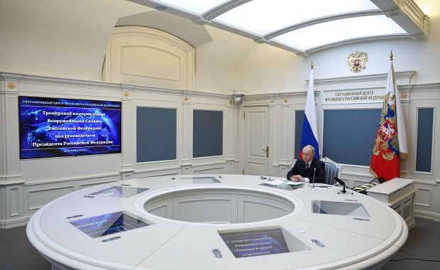 Putin dowodzi testami sił nuklearnych. Moment nie jest przypadkowy