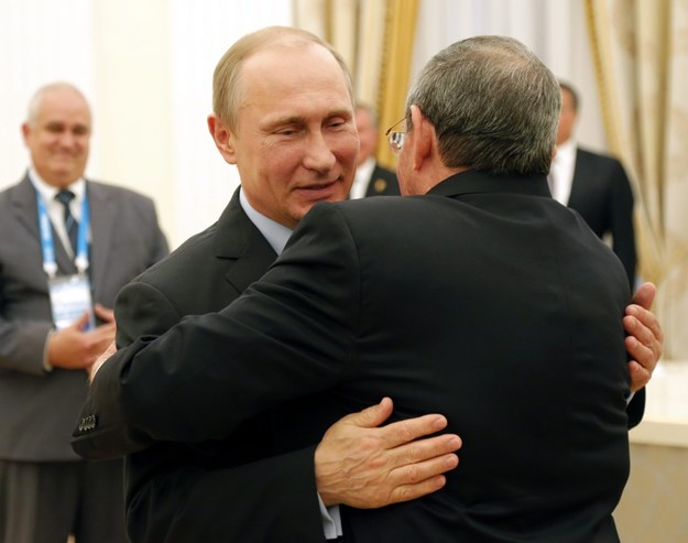 Putin na spotkaniu z prezydentem Kuby Raulem Castro /ANATOLY MALTSEV  /PAP/EPA