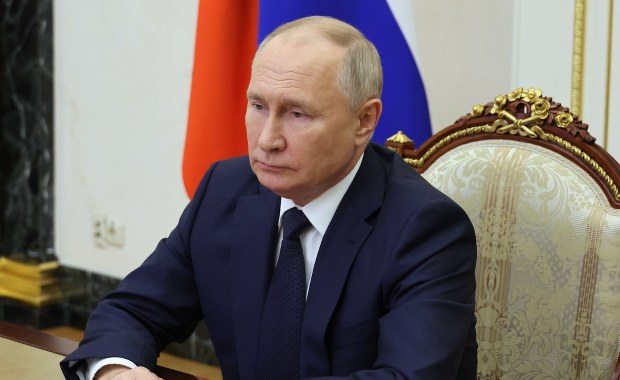 Putin obawia się żon żołnierzy? Kreml chce je przekupić