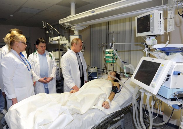 Putin odwiedza w szpitalu Marię Komissarową /MIKHAIL KLIMENTIEV /PAP/EPA