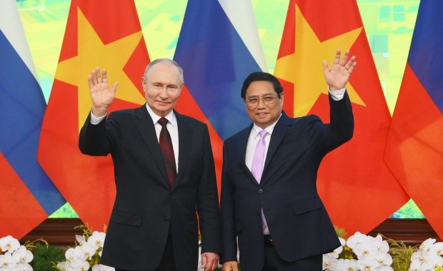 Putin odwiedza Wietnam. Rosja rozszerza wpływy na oczach Zachodu