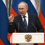 Putin po spotkaniu z Macronem: NATO poucza nas, jak mamy organizować manewry
