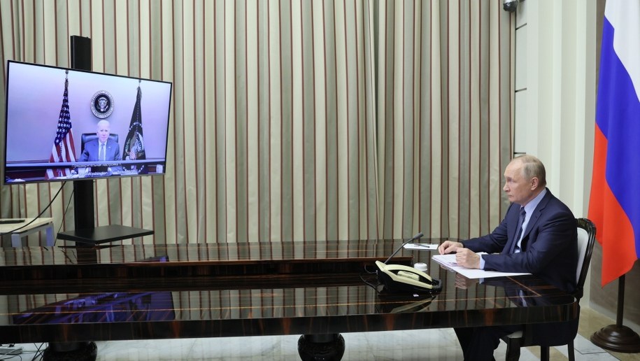 Putin podczas wideokonferencji z Bidenem /MIKHAEL METZEL / SPUTNIK / KREMLIN POOL MANDATORY CREDIT /PAP/EPA