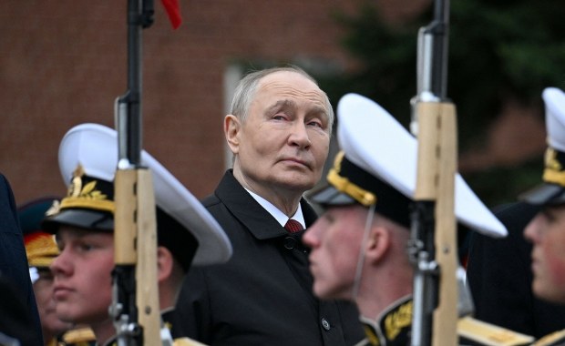 Putin proponuje Schroedera jako negocjatora pokoju. Niemcy mówią "nie"