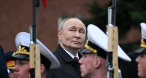 Putin proponuje Schroedera jako negocjatora pokoju. Niemcy mówią "nie"