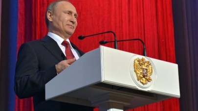Putin robi dobrą minę do złej gry? Gospodarka stoi, ale "są pozytywne trendy"