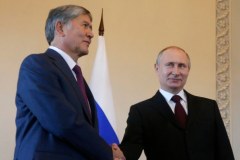 Putin spotkał się z prezydentem Kirgistanu 