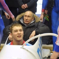 Putin w bobsleju