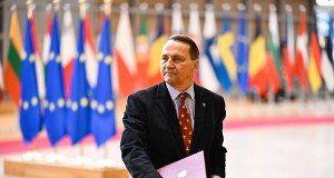 Putina to nie odstraszy, ale... Sikorski o "legionie europejskim"