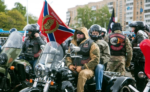 Putinowskie Nocne Wilki na nielegalnym święcie w Republice Serbskiej