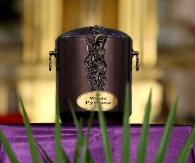 Pyrkosz, nazywany "królem polskich seriali", to pamiętny Pyzdra z "Janosika", Wichura z "Czterech pancernych i psa", Balcerek z "Alternatyw 4", senior rodu Mostowiaków w "M jak miłość", ale też Duńczyk z filmów "Vabank" i "Vabank 2".