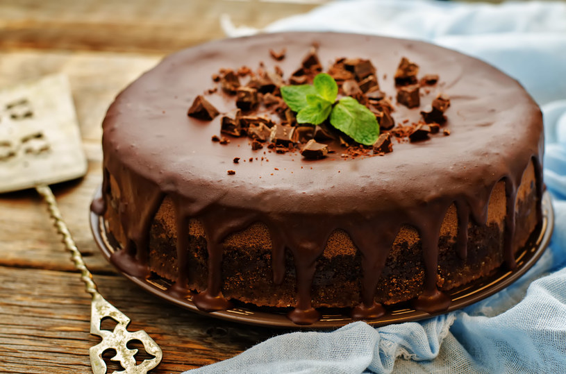 Pyszne ciasto czekoladowe. /123RF/PICSEL