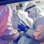 Pytania o czwartą falę pandemii w Polsce. Głównym zagrożeniem wariant Delta