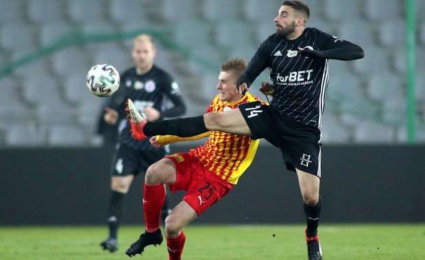 PZPN zawiesza mecze niższych lig. Ekstraklasa będzie grać normalnie