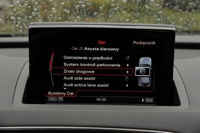 Q3 oferuje wiele aktywnych systemów wsparcia kierowcy. Niestety, wyłącznie za dopłatą. /Motor