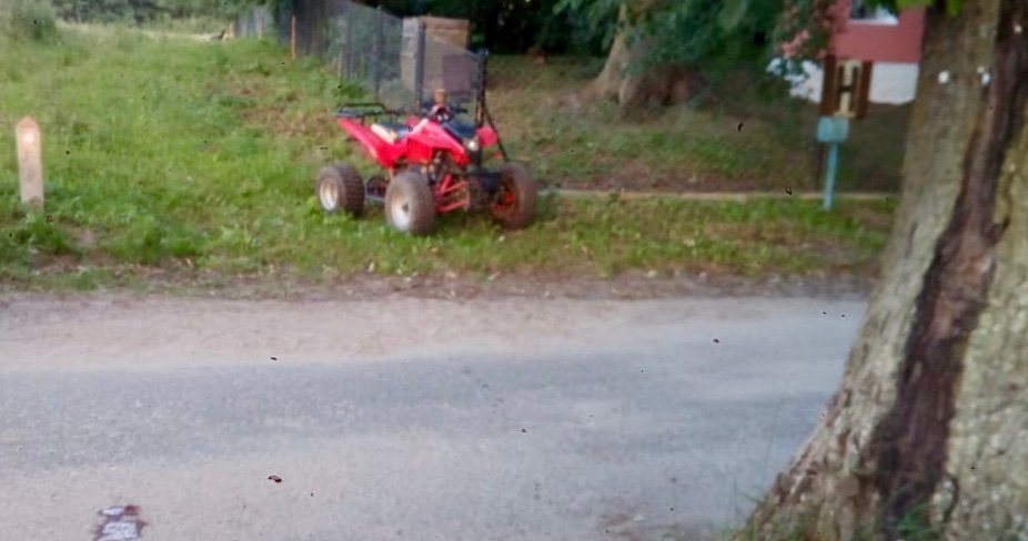 Quad, którym 23-latek wjechał w drzewo /Informacja prasowa